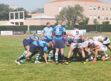 L'équipe des pompiers de Reims au championnat de France de rugby le 14 juin